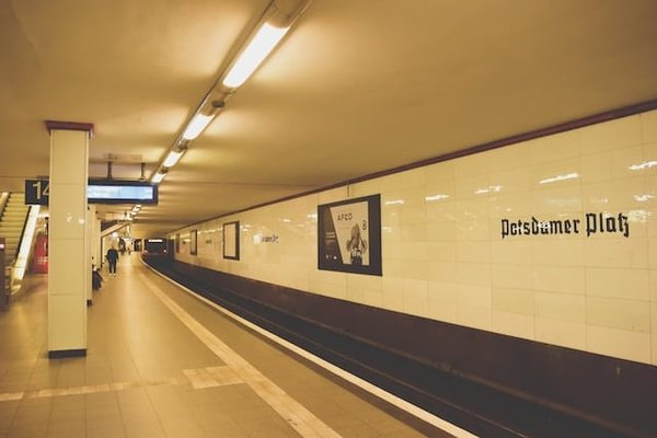 Quels sont les conseils pour organiser des voyages et des sorties adaptés aux seniors ?